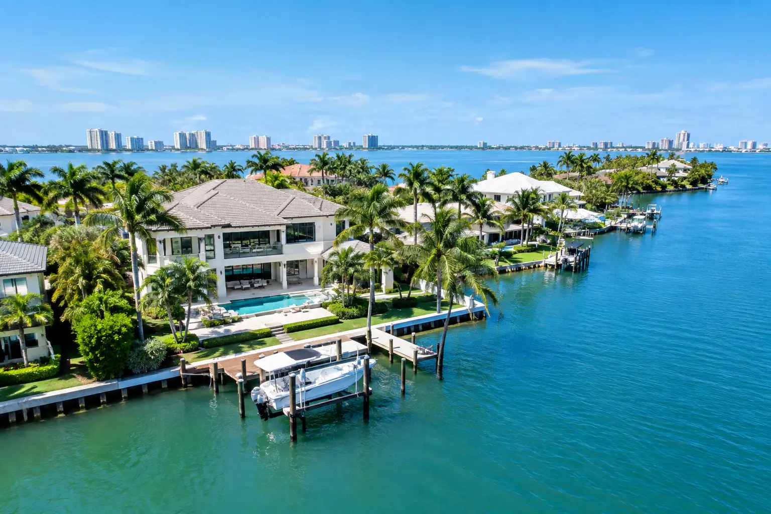 Bird Key Waterfront Homes for Sale Worth Seeing